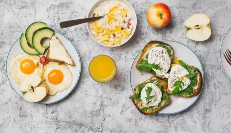 當互聯網遇上(shàng)餐飲，會(huì)迸發出什(shén)麽樣的(de)火(huǒ)花(huā)？