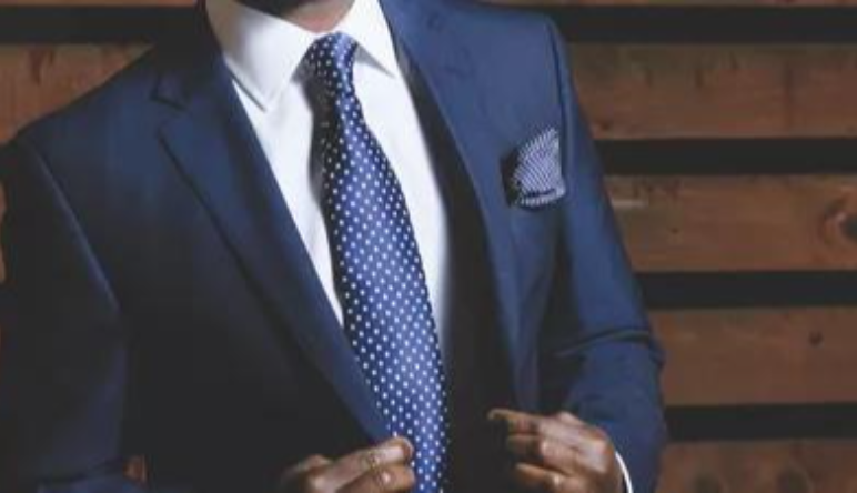 這(zhè)個(gè)女(nǚ)漢子(zǐ),是(shì)如(rú)何用(yòng)微(wēi)信小(xiǎo)程序賺了(le)兩千萬!