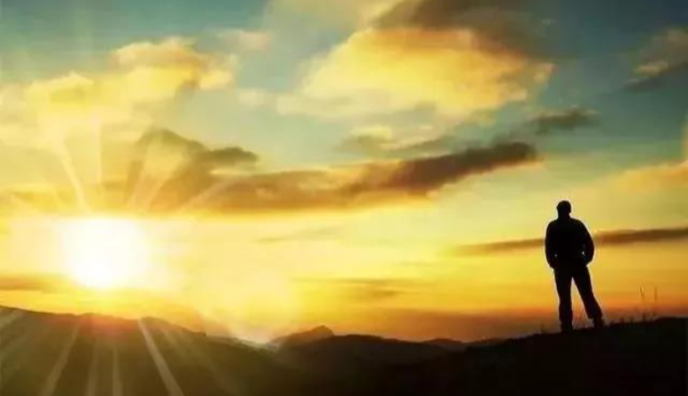 這(zhè)個(gè)女(nǚ)漢子(zǐ),是(shì)如(rú)何用(yòng)微(wēi)信小(xiǎo)程序賺了(le)兩千萬!