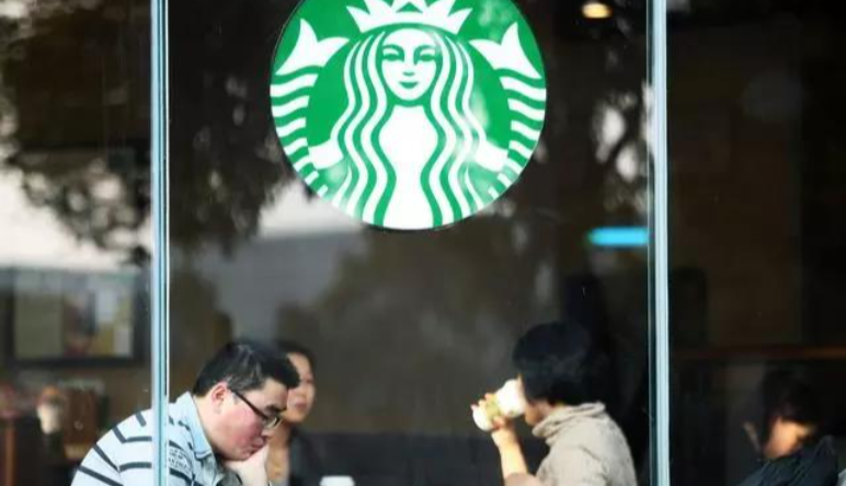 當互聯網遇上(shàng)餐飲，會(huì)迸發出什(shén)麽樣的(de)火(huǒ)花(huā)？