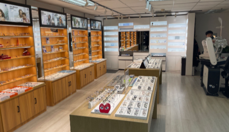 數(shù)智眼鏡門(mén)店(diàn),眼鏡店(diàn)為(wèi)什(shén)麽要(yào)裝軟件(jiàn)進行(xíng)管理(lǐ)呢(ne)？